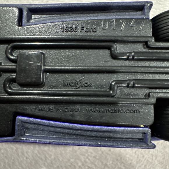 Lot Of 3 Maisto Die Cast Cars Toy Cars Vehicles Colorful - Picture 5 of 9